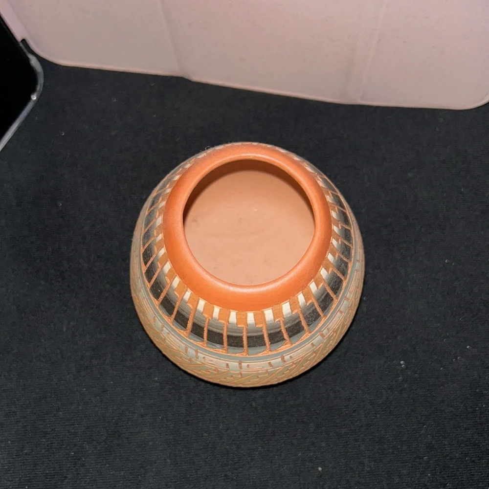 Navajo clay pottery vase signed